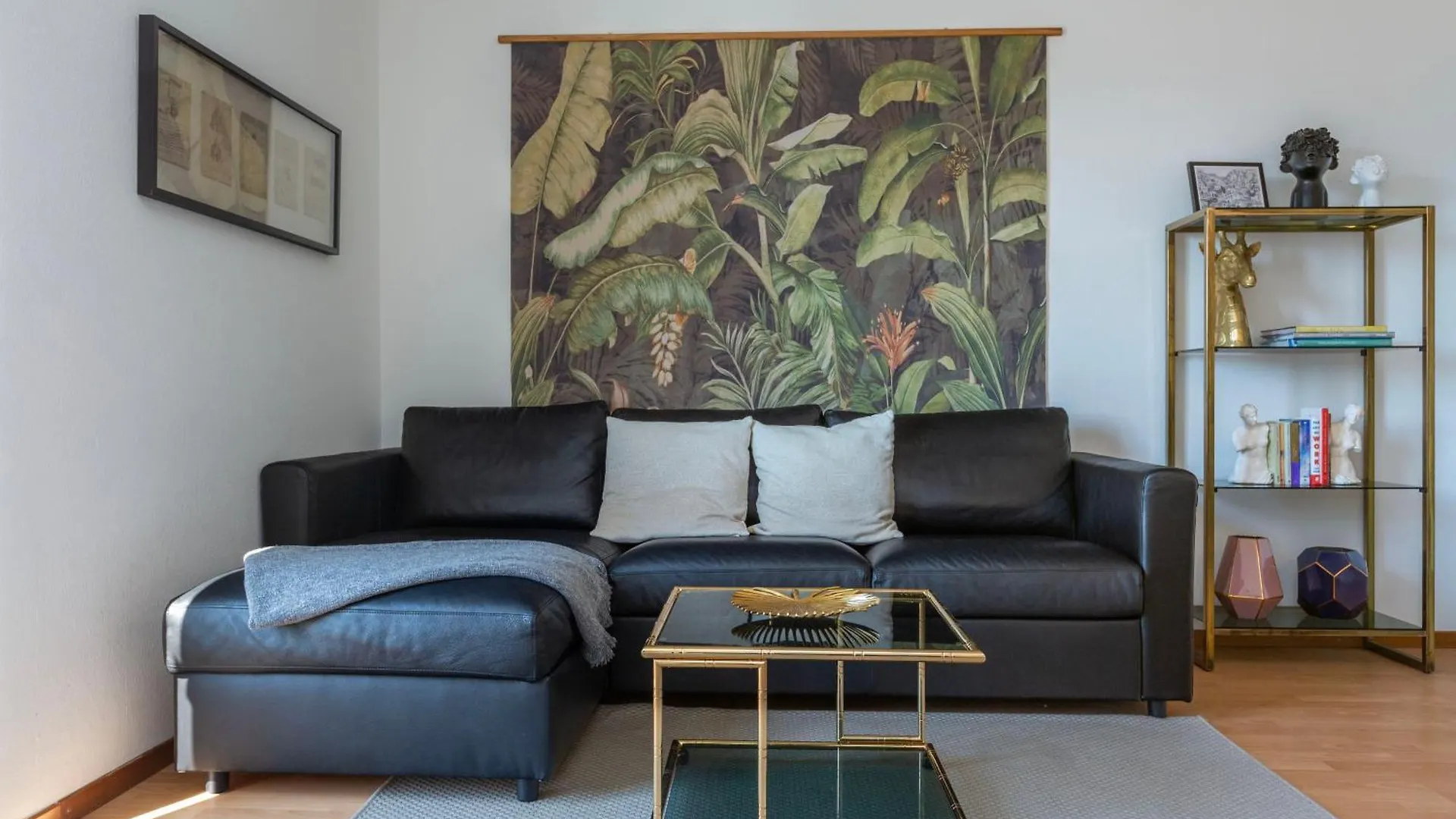 Kaya Zurich Apartment 4B